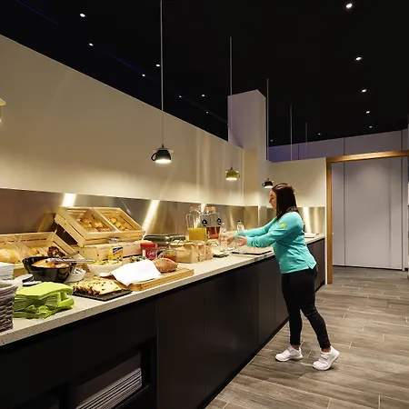 Ibis Styles Guillemins لييج